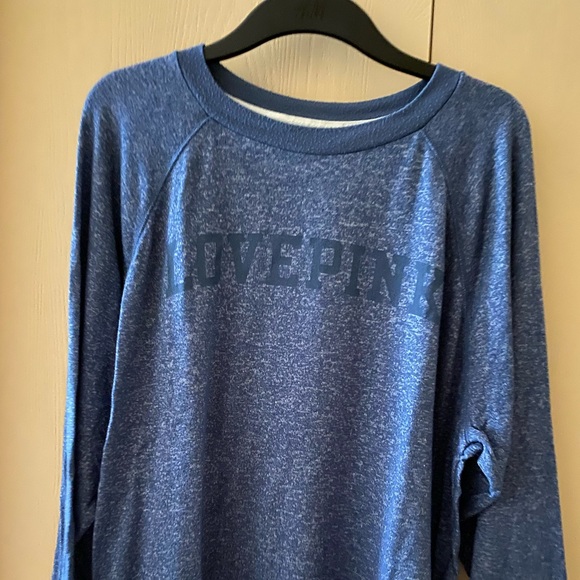 Victoria Secret - Picture 1 of 3